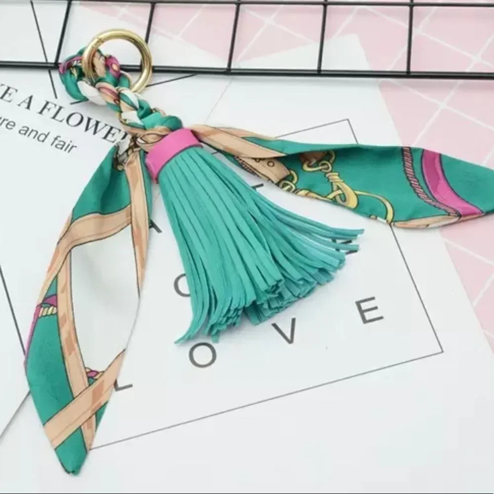 TURQUOISE LEATHER TASSEL KEYRING‎